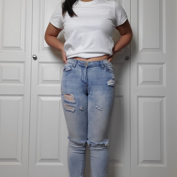 Distressed Light wash Skinny Jeans - Picture 1 of 4